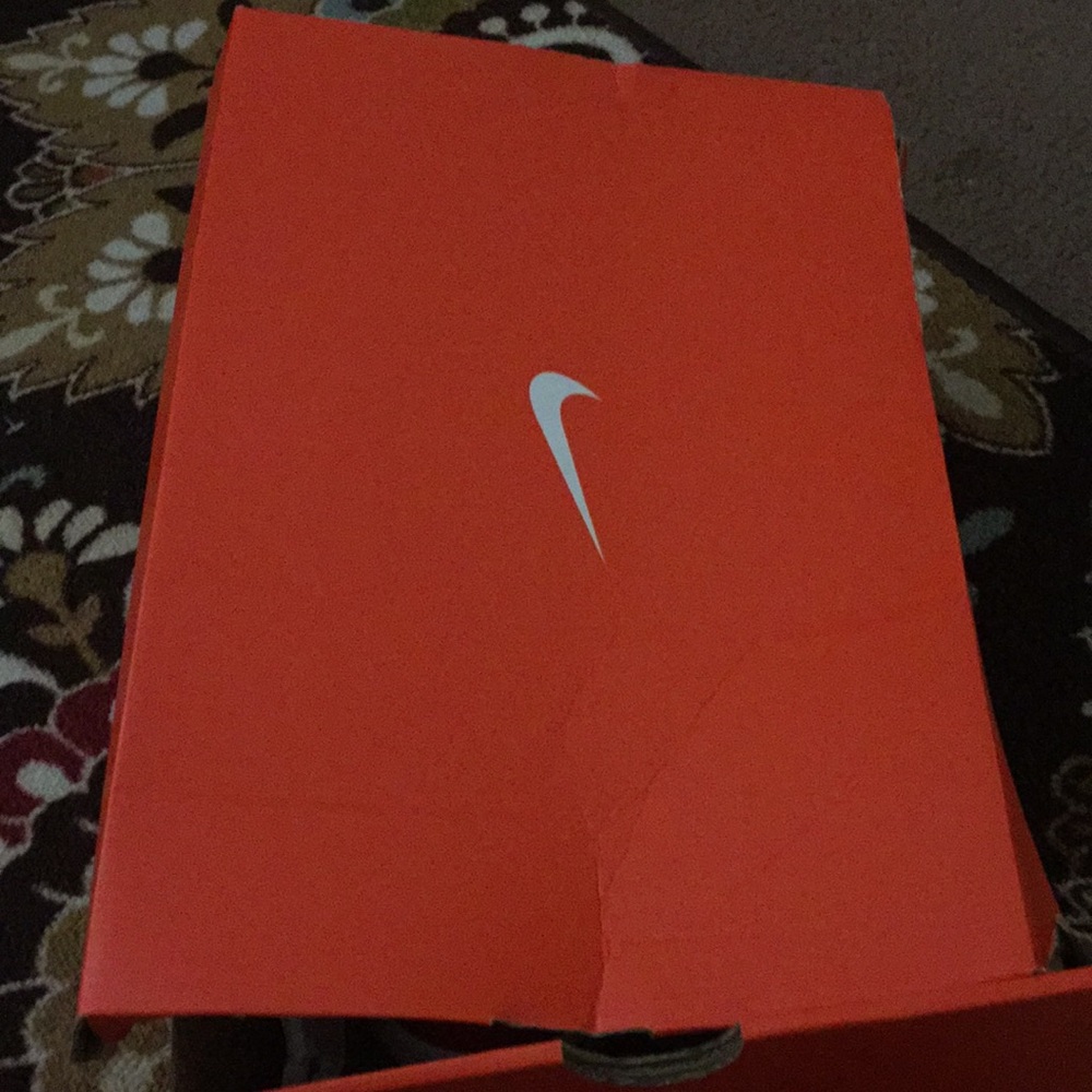 Shoes - Picture 4 of 4